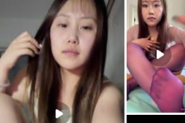 抖音 胡小咪  淫荡风骚丝足妹子   脸足骚丝同框